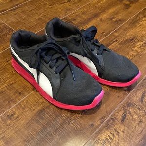 Puma Sneaker with Red/Pink bottom, Women’s size 7.5
